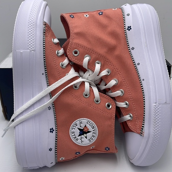 Converse Women's Pink High-Top Platform CONVERSE *
A14266C
CTAS MOVE HI - Picture 11 of 16